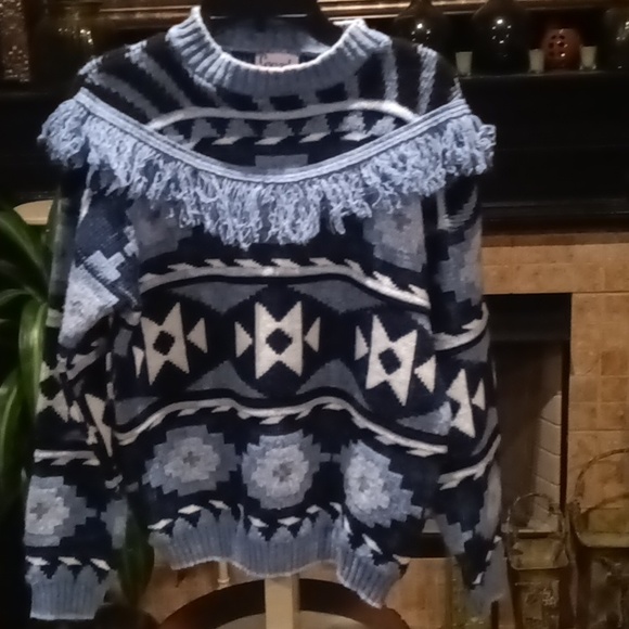 Grand KNITWEAR acrylic geometrically designed sweater w fringe trim Size Lg (14) - Picture 13 of 13